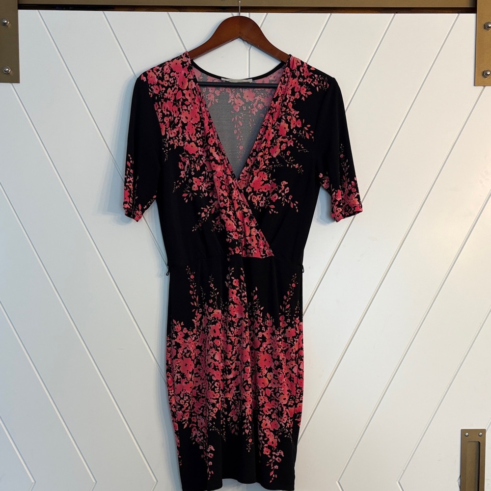 🌺 Max and Cleo “Krystal” V-Neck Floral Dress – Size M
